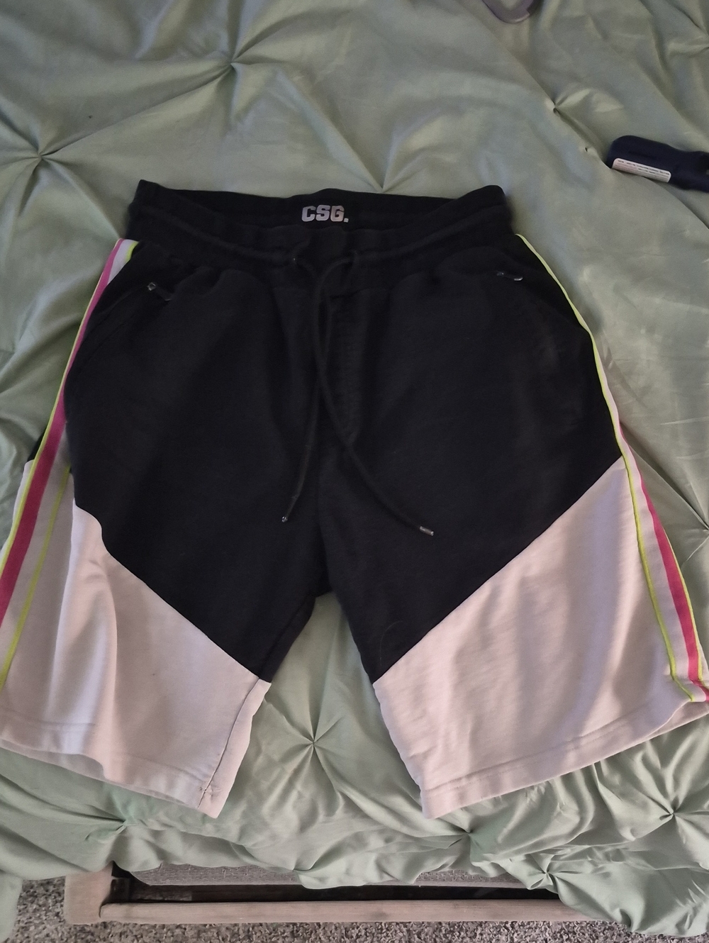 CSG Champs Colorblock Men’s Athletic Shorts Pink & Yellow Trim Sz L